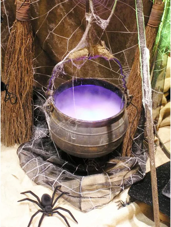 Cauldron with the Akeydeco Halloween Party Mist Maker